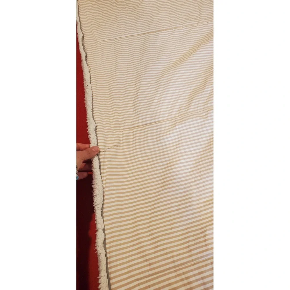 Pottery Barn Full Comforter Sherpa Back Beige Pinstripe *small repair* 84x90